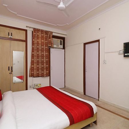 Oyo 11452 Golden Castle Lodge Indirapuram Esterno foto