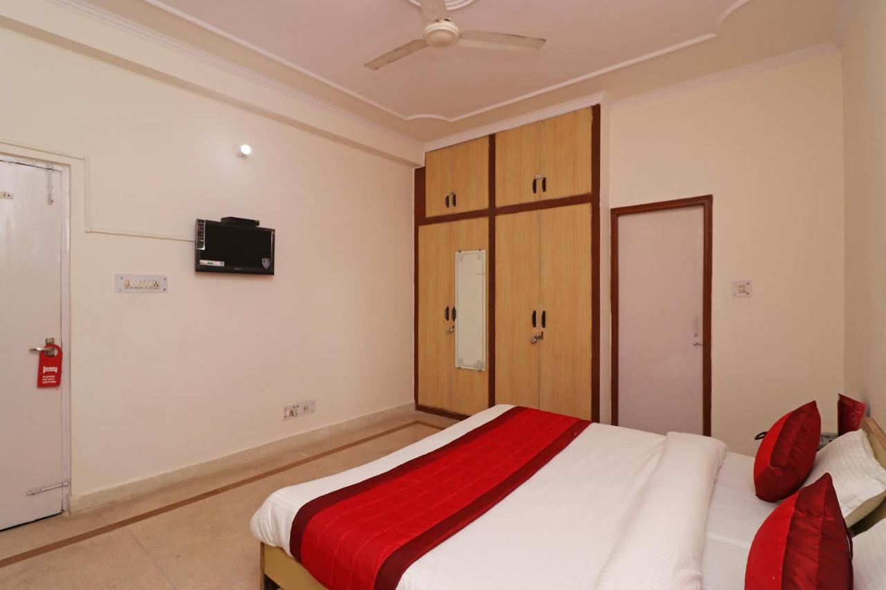 Oyo 11452 Golden Castle Lodge Indirapuram Esterno foto