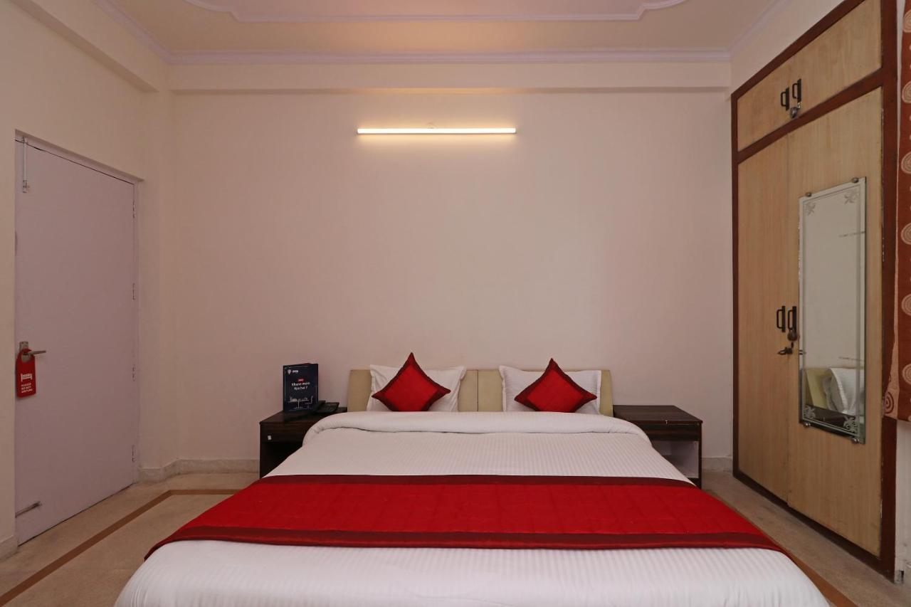 Oyo 11452 Golden Castle Lodge Indirapuram Esterno foto