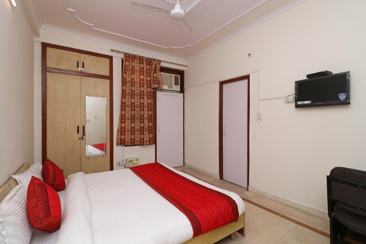Oyo 11452 Golden Castle Lodge Indirapuram Esterno foto