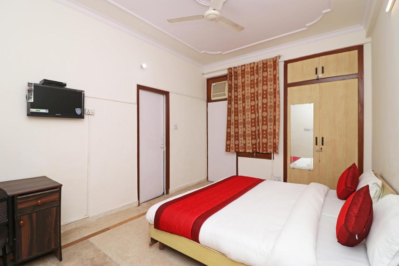 Oyo 11452 Golden Castle Lodge Indirapuram Esterno foto