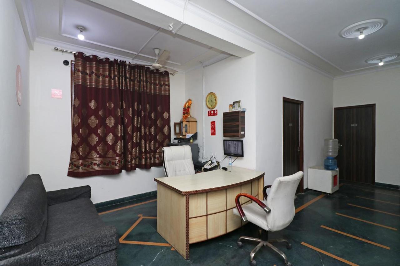 Oyo 11452 Golden Castle Lodge Indirapuram Esterno foto