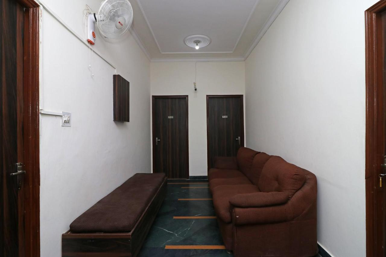 Oyo 11452 Golden Castle Lodge Indirapuram Esterno foto